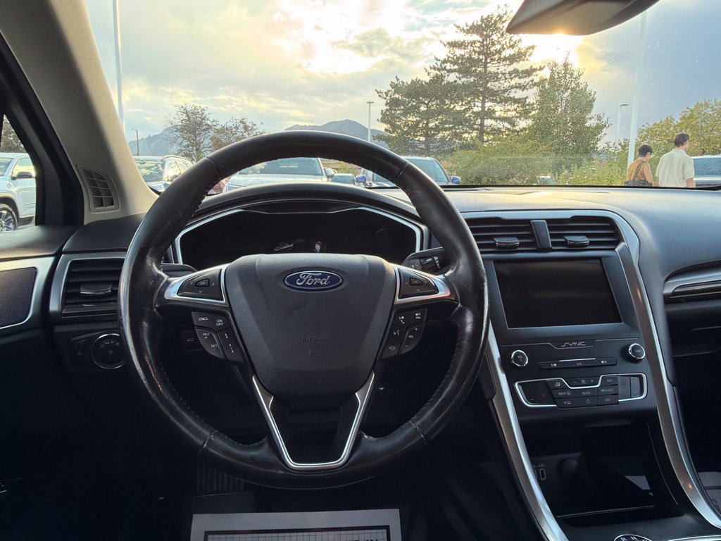 Used 2019 Ford Fusion SEL FWD image 22