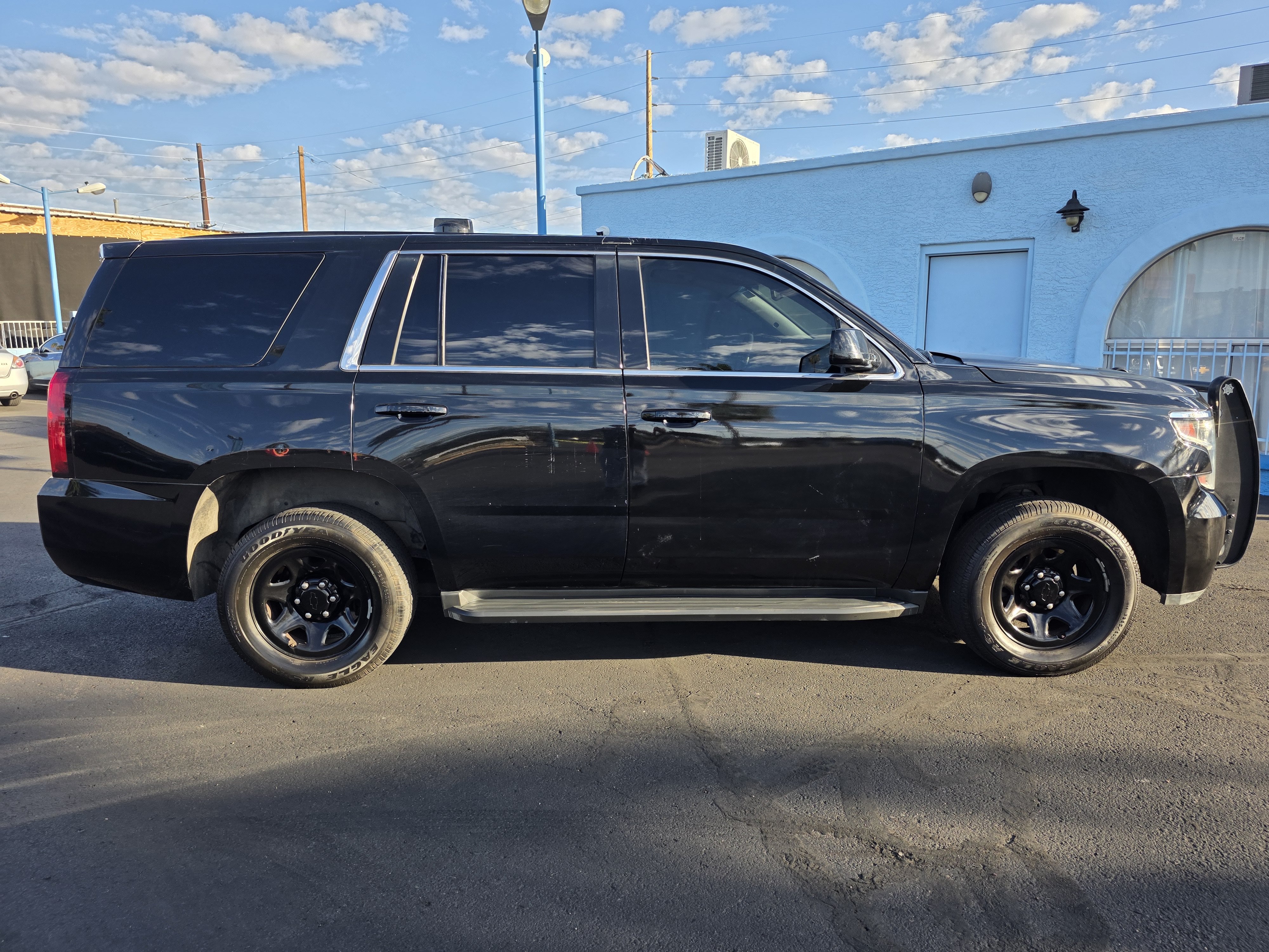 Used 2018 Chevrolet Tahoe 2WD w/ Remote Keyless Entry Package image 2