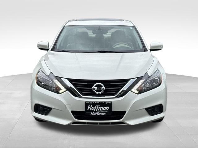 Used 2018 Nissan Altima 2.5 SL w/ 2.5 SL Technology Package FWD image 2