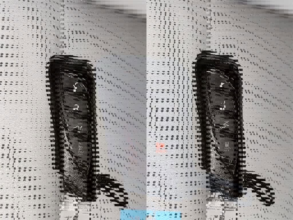 Used 2022 Lexus UX 250h w/ Premium Package image 28