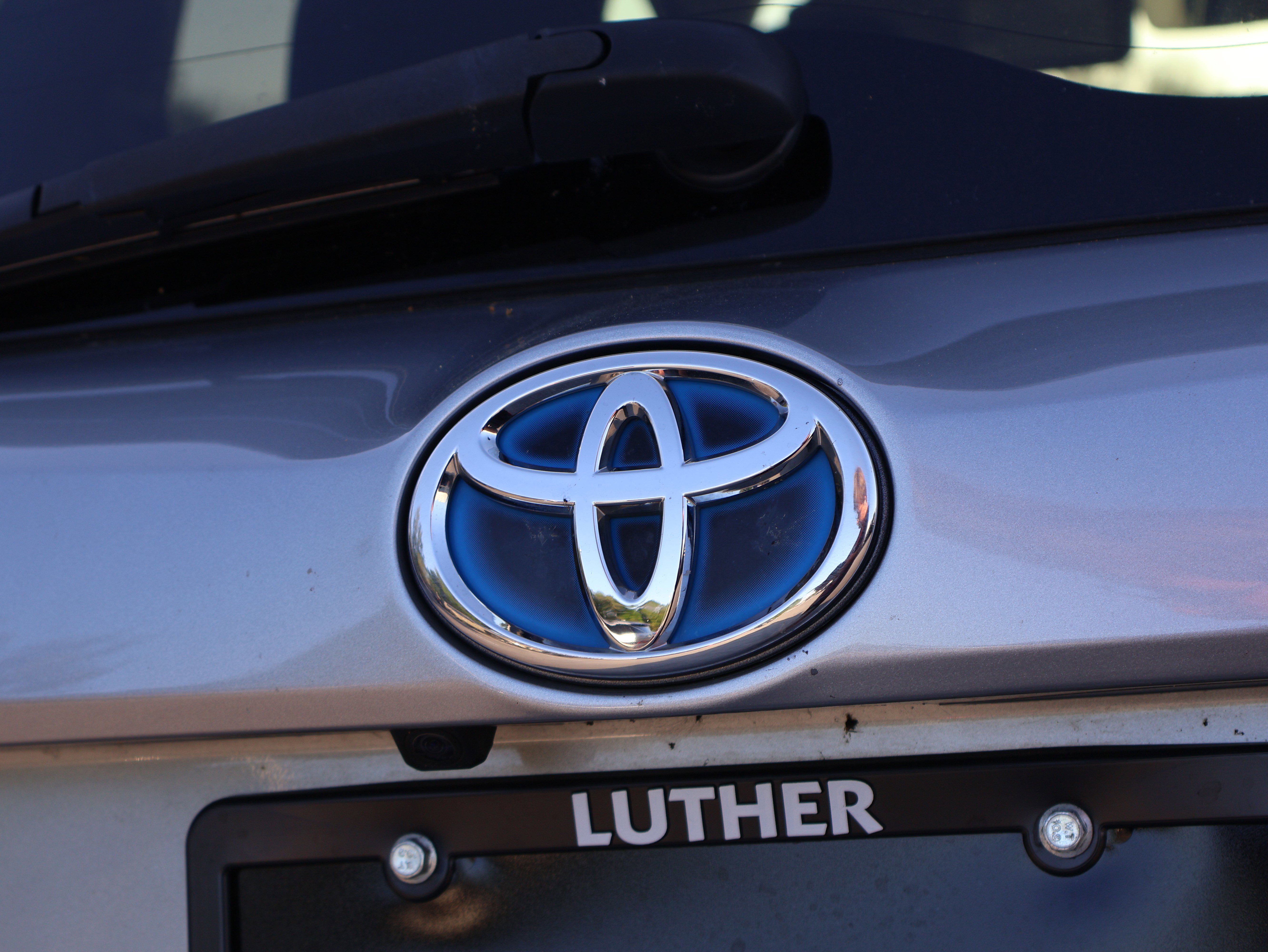 Used 2018 Toyota RAV4 Limited image 17
