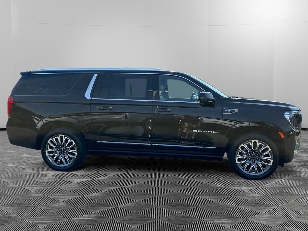 Used 2024 GMC Yukon XL Denali Ultimate AWD/4WD image 6