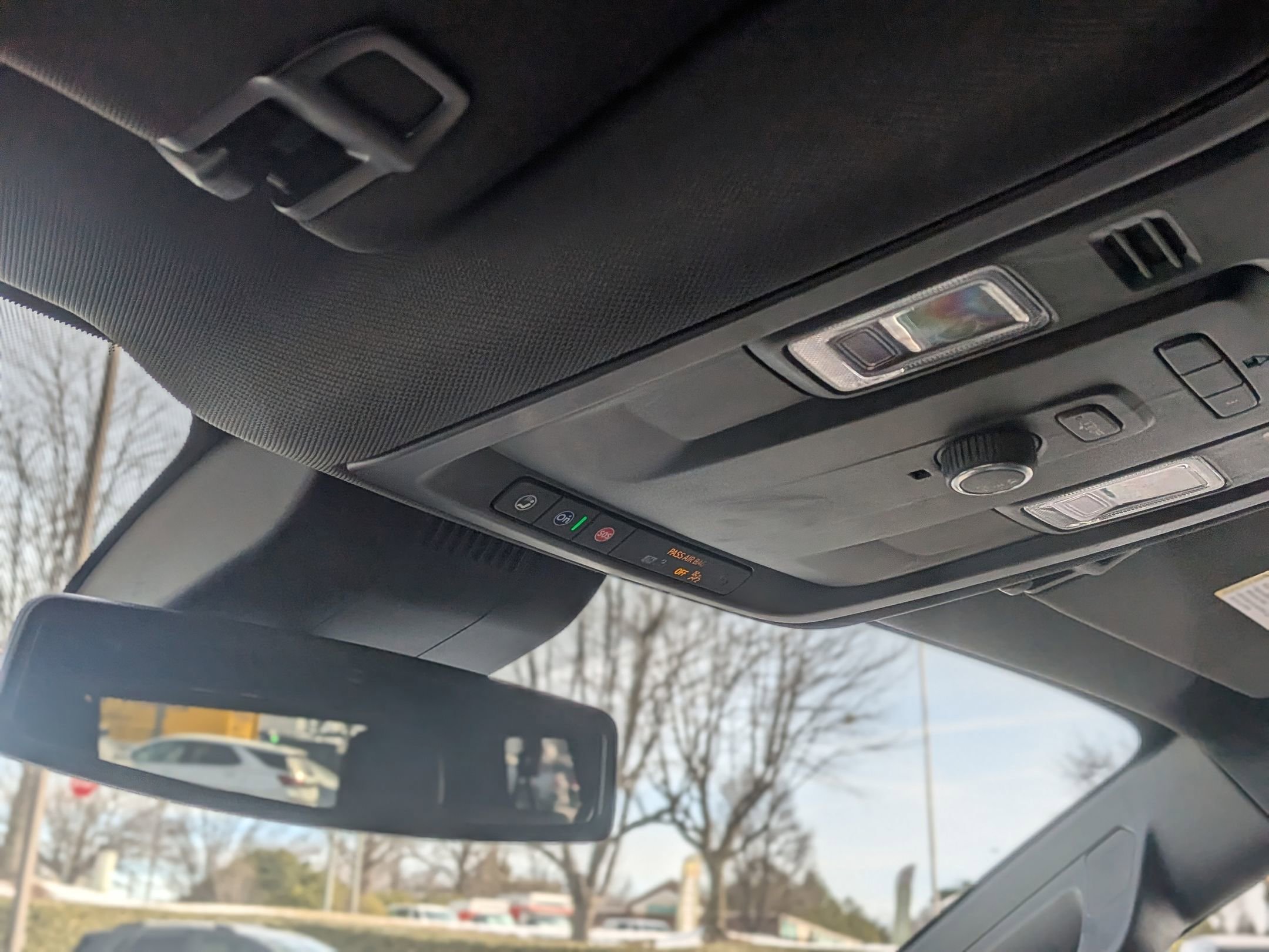 Used 2024 GMC Yukon XL SLT image 32