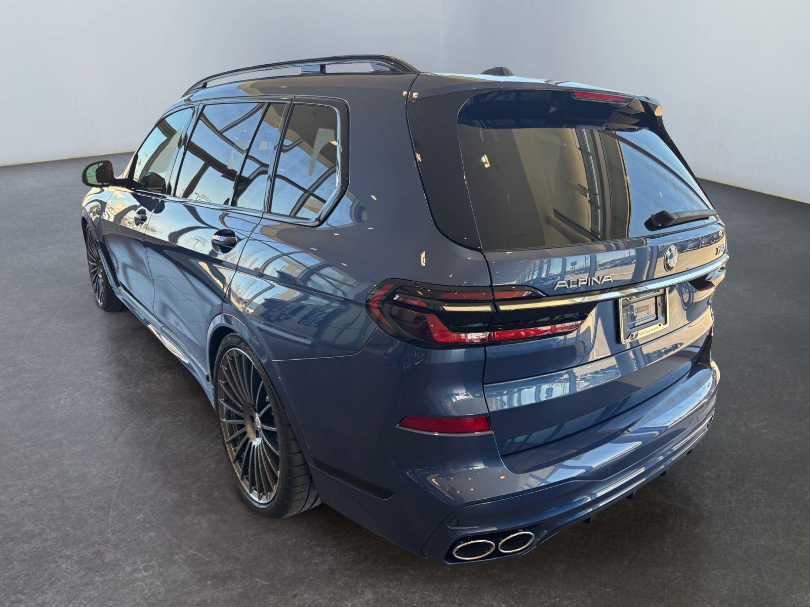 New 2026 BMW ALPINA XB7 AWD/4WD image 17