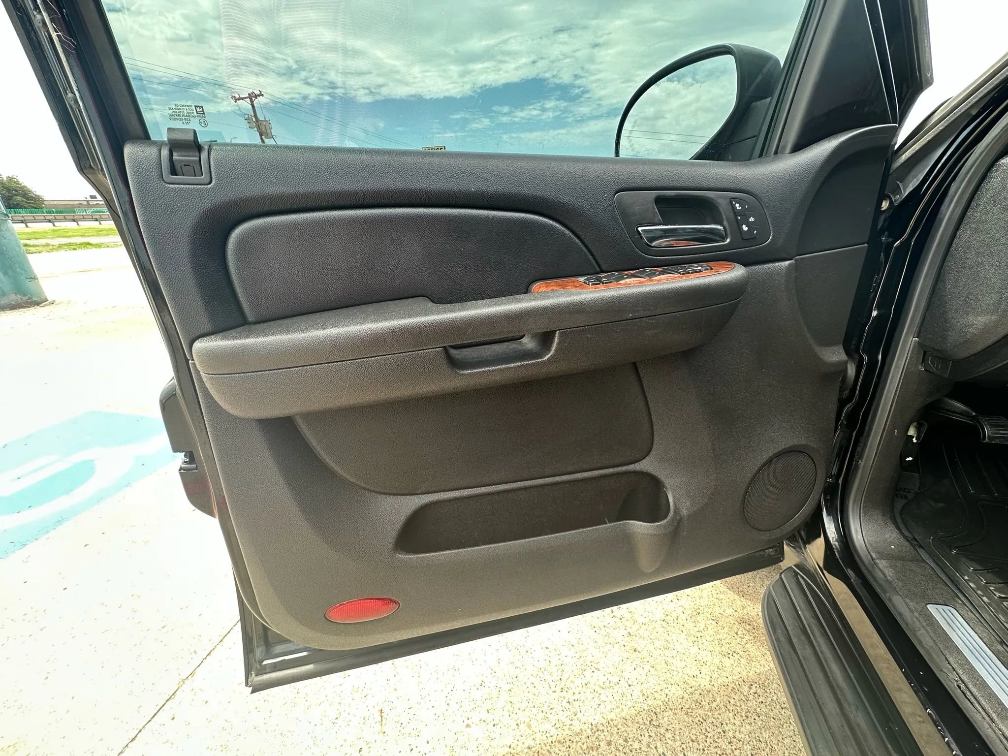 Used 2008 Chevrolet Avalanche LTZ w/ LTZ Preferred Equipment Group AWD/4WD image 28
