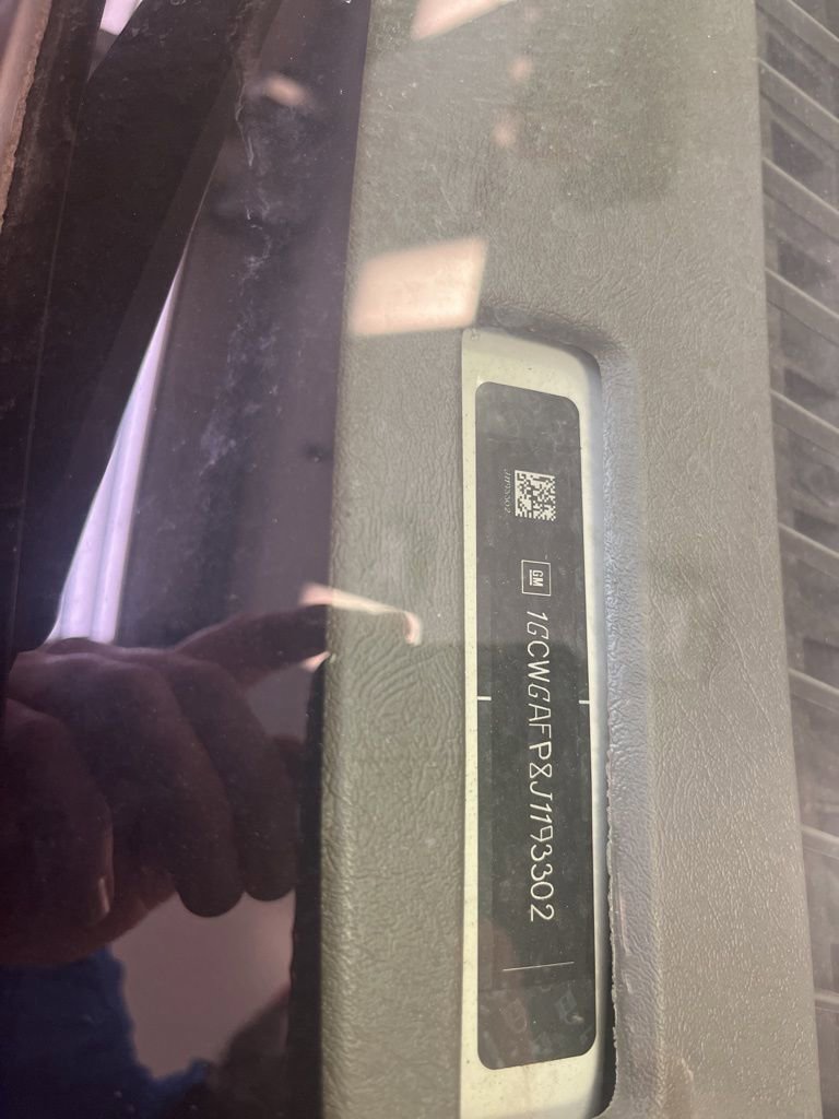 Used 2018 Chevrolet Express 2500 image 6