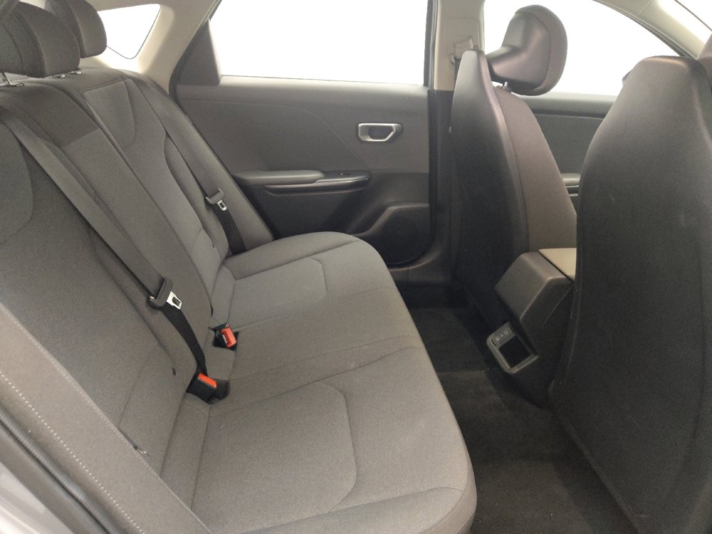Used 2025 Kia K4 LXS image 19