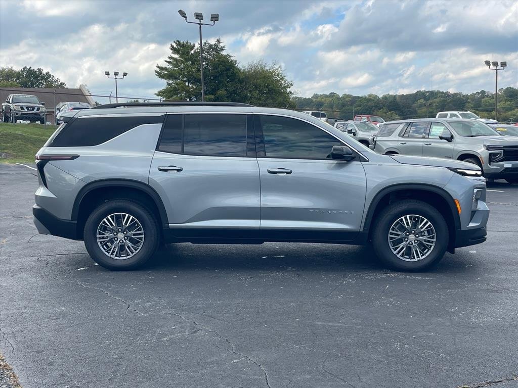 New 2026 Chevrolet Traverse LT FWD image 8