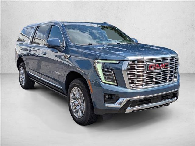 Used 2025 GMC Yukon XL Denali w/ Sun & Power Step Package AWD/4WD video 4