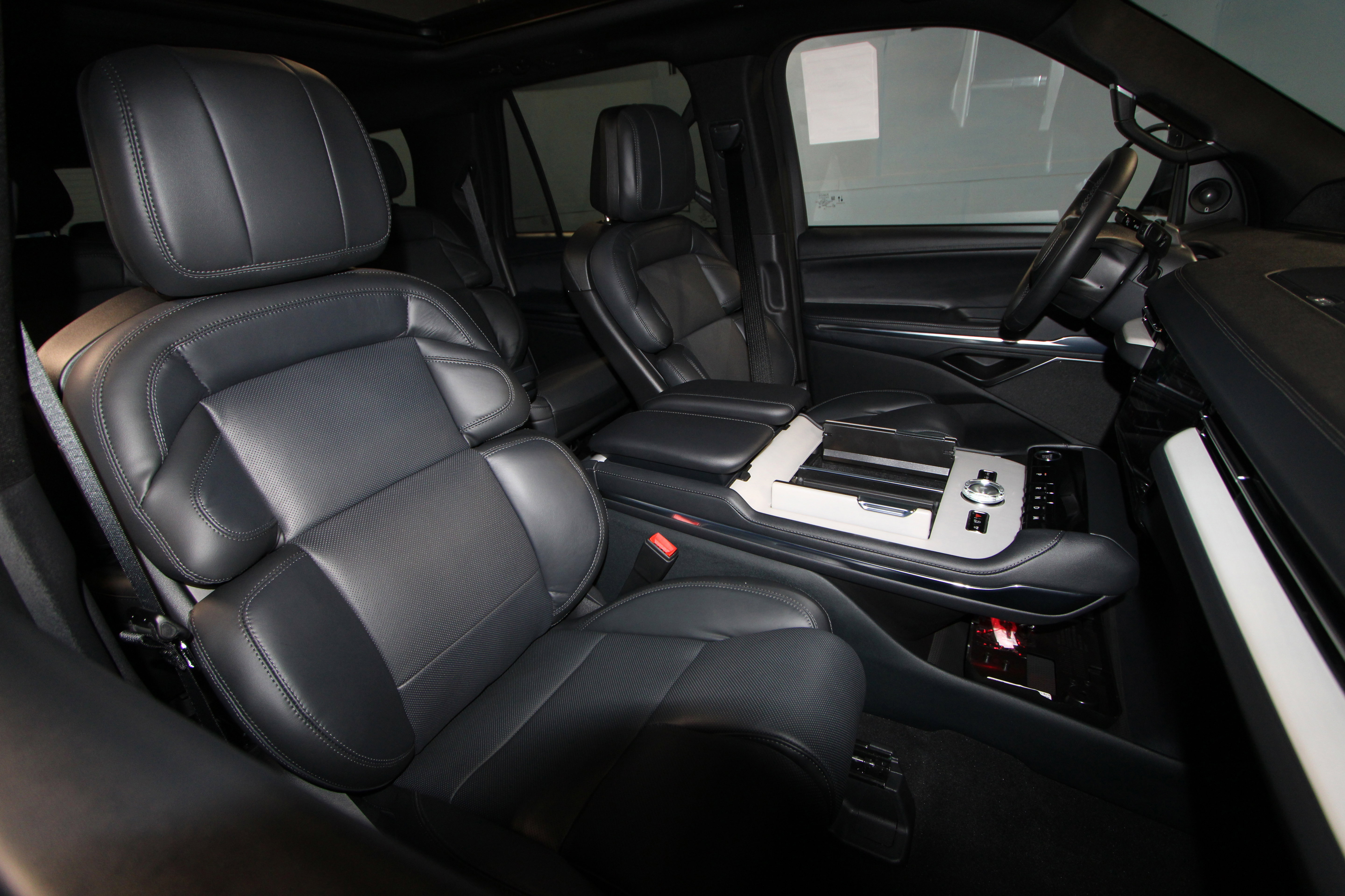 New 2026 Lincoln Navigator L Reserve w/ Jet Appearance Package image 21