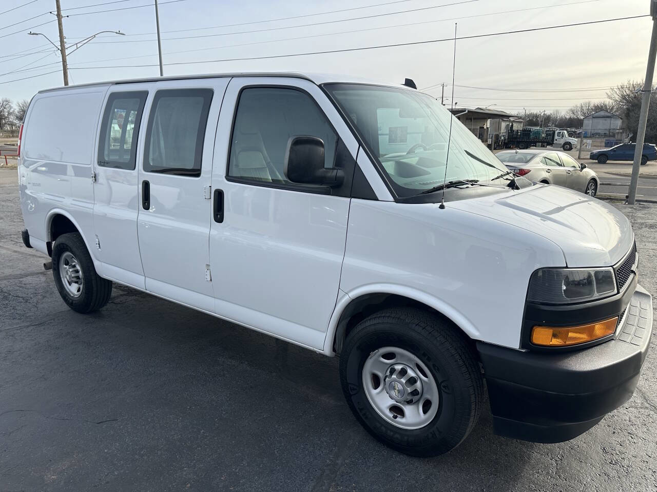 Used 2020 Chevrolet Express 2500 w/ Enhanced Convenience Package image 5