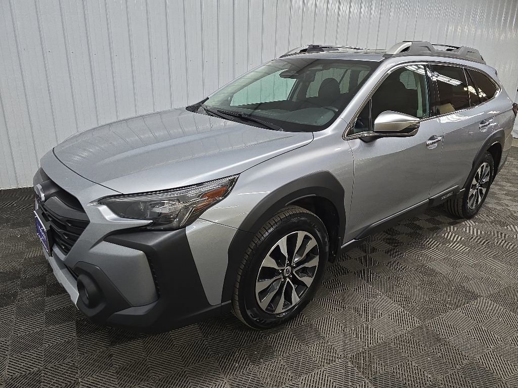 Used 2023 Subaru Outback Touring XT AWD/4WD image 8