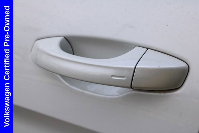 Used 2025 Volkswagen Atlas Cross Sport SEL R-Line AWD/4WD image 16