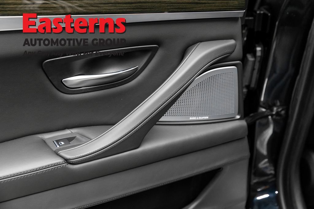 Used 2015 BMW M5 RWD image 34