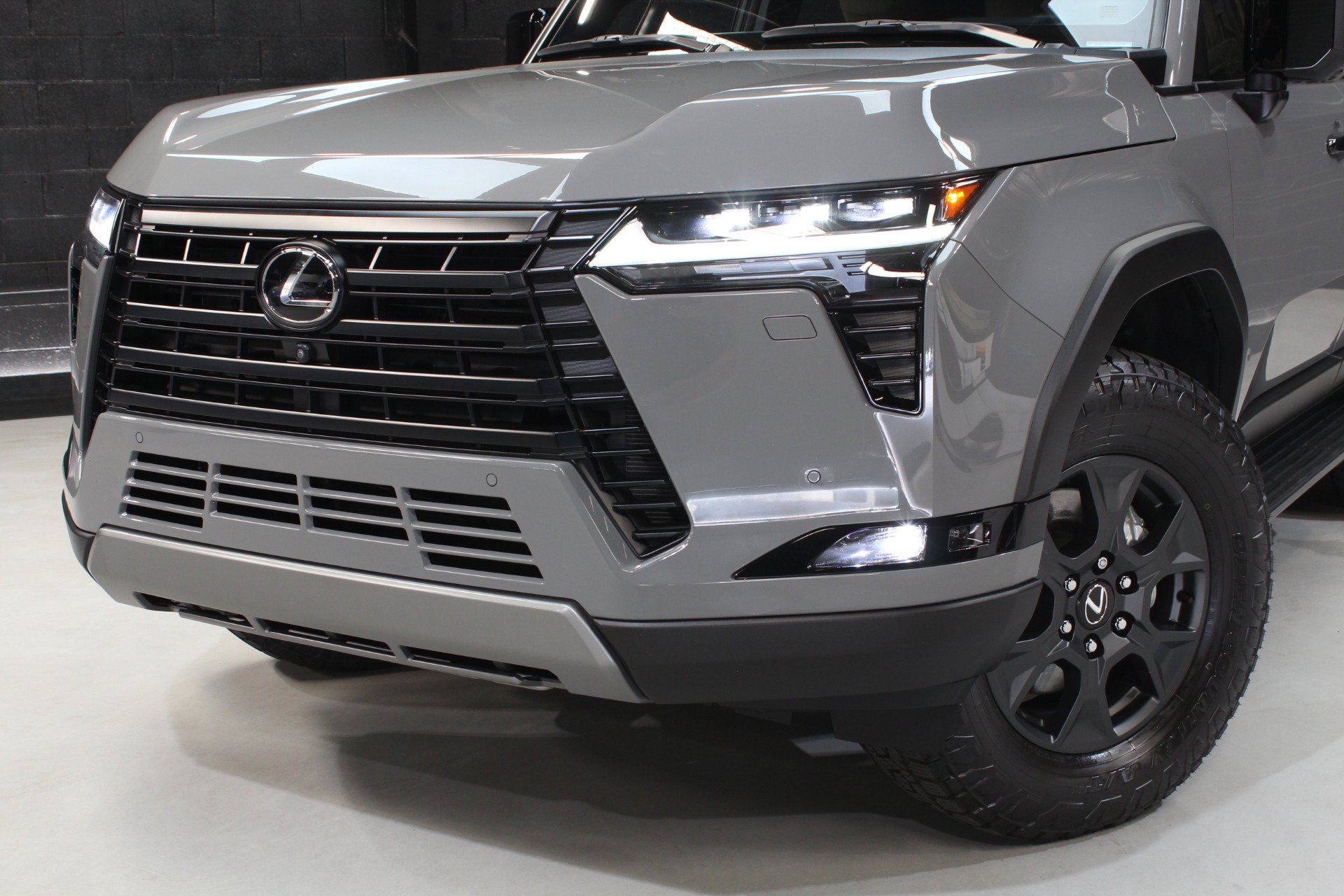 Used 2024 Lexus GX 550 AWD/4WD image 5