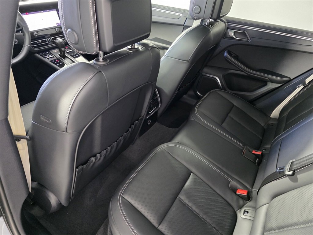 Used 2023 Porsche Macan GTS image 18