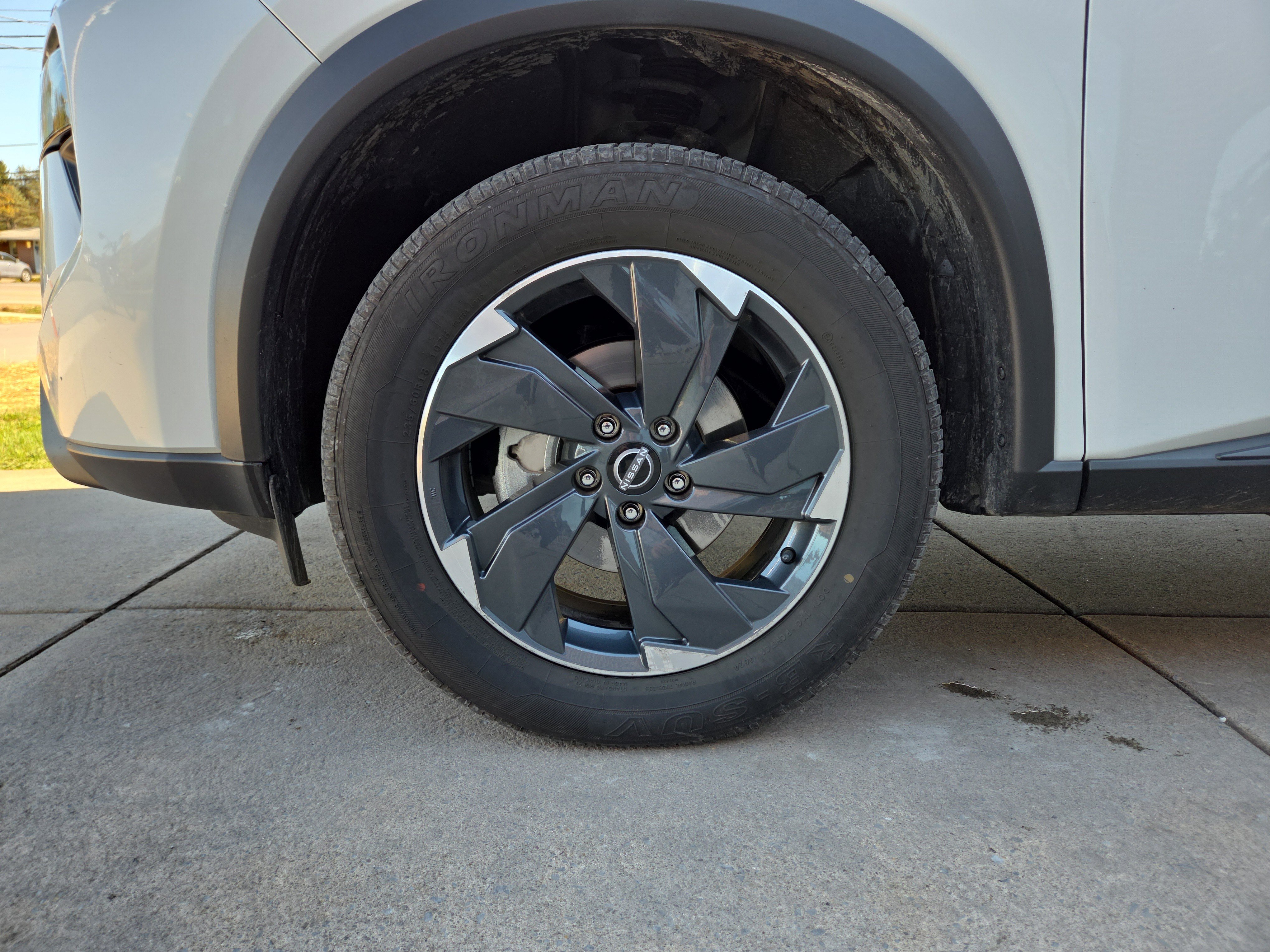 Used 2024 Nissan Rogue SV image 11