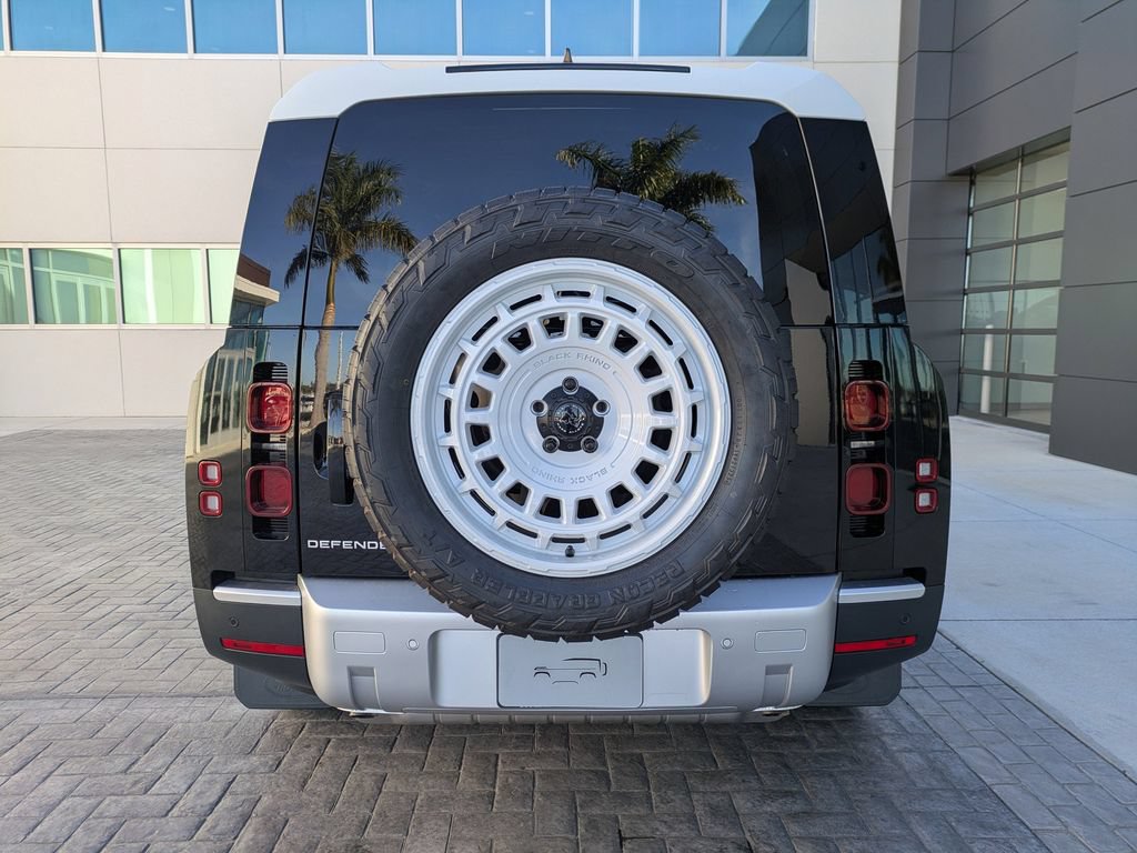 New 2025 Land Rover Defender 130 S AWD/4WD image 5