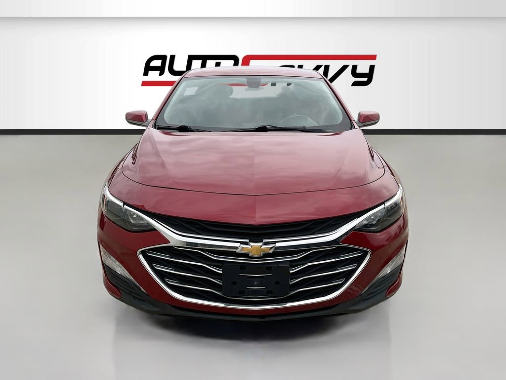 Used 2020 Chevrolet Malibu LT FWD image 2