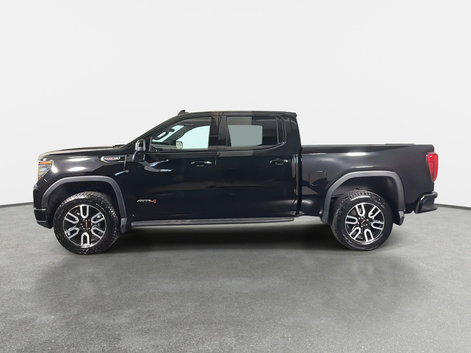 Used 2024 GMC Sierra 1500 AT4 w/ Technology Package AWD/4WD image 6