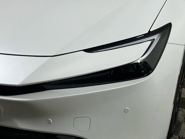 New 2026 Toyota Prius FWD image 9