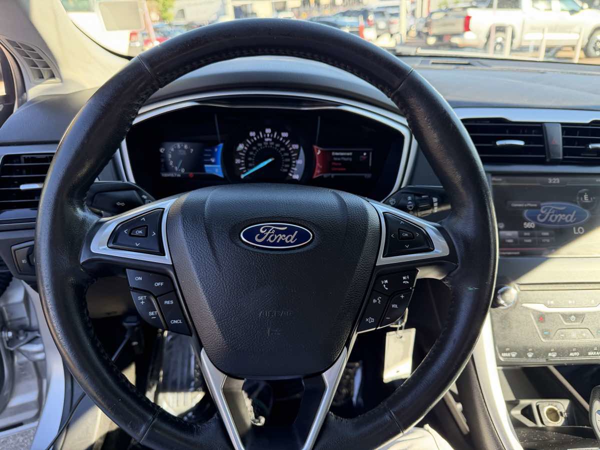 Used 2014 Ford Fusion SE image 16