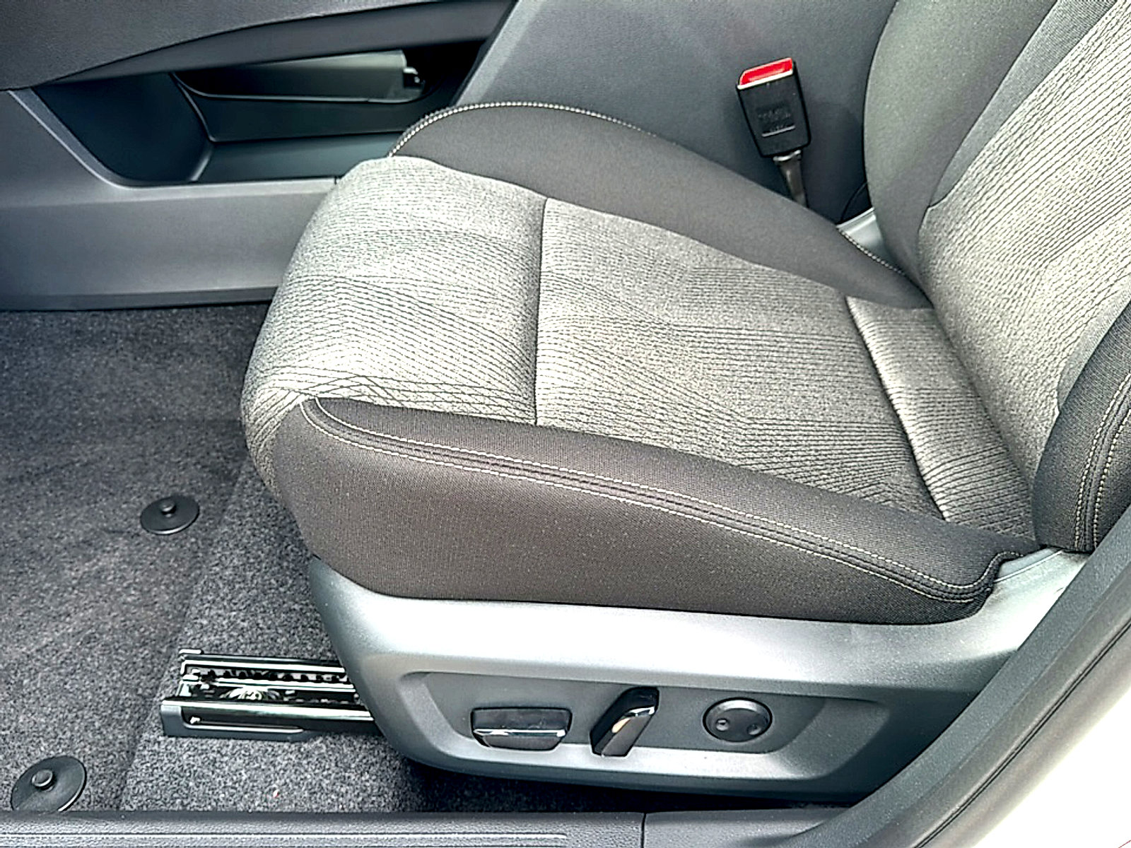 New 2026 Nissan Rogue SV w/ Cold Weather Package FWD image 12