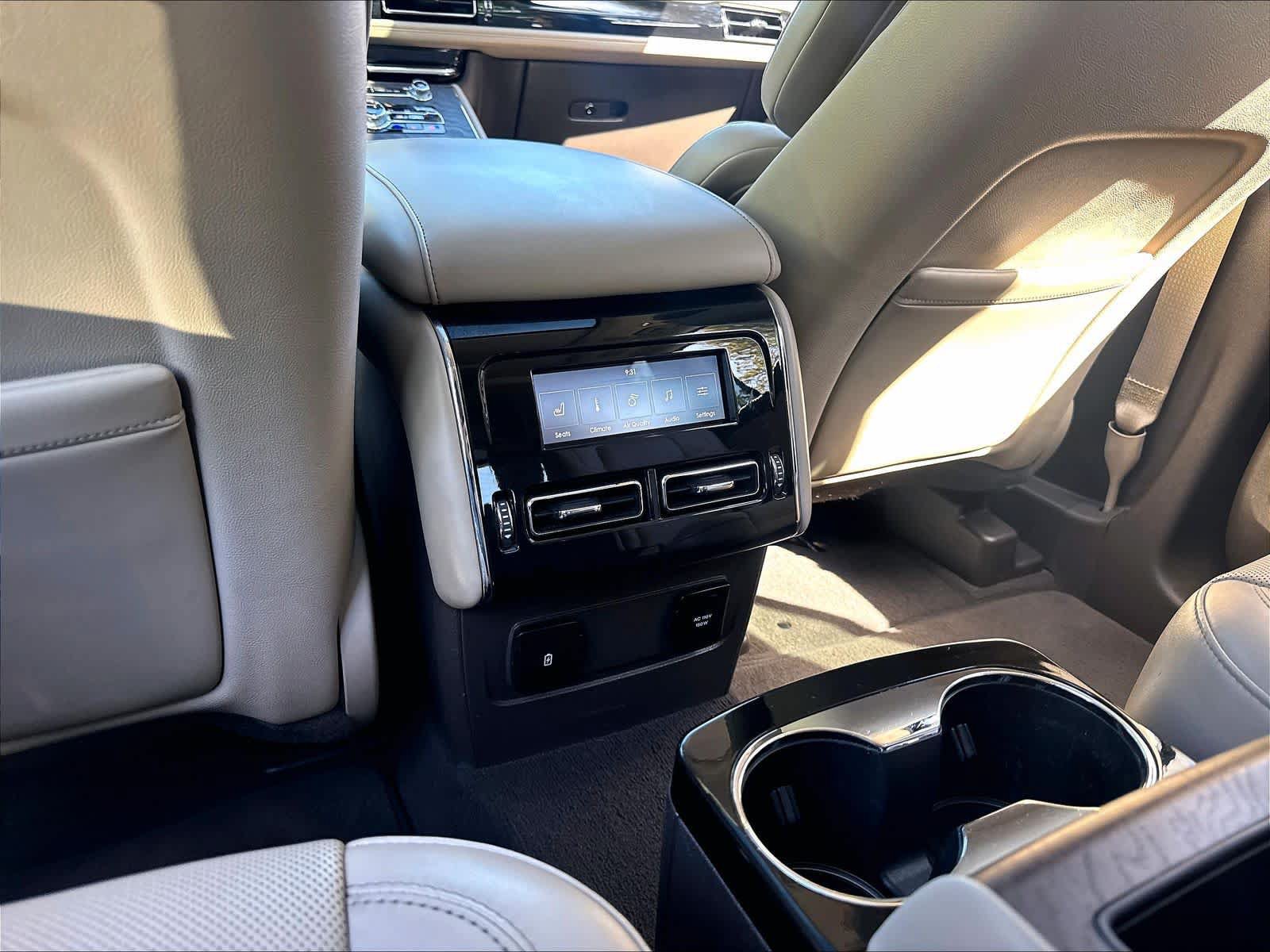 Used 2022 Lincoln Aviator Reserve w/ Equipment Group 201A AWD/4WD image 39