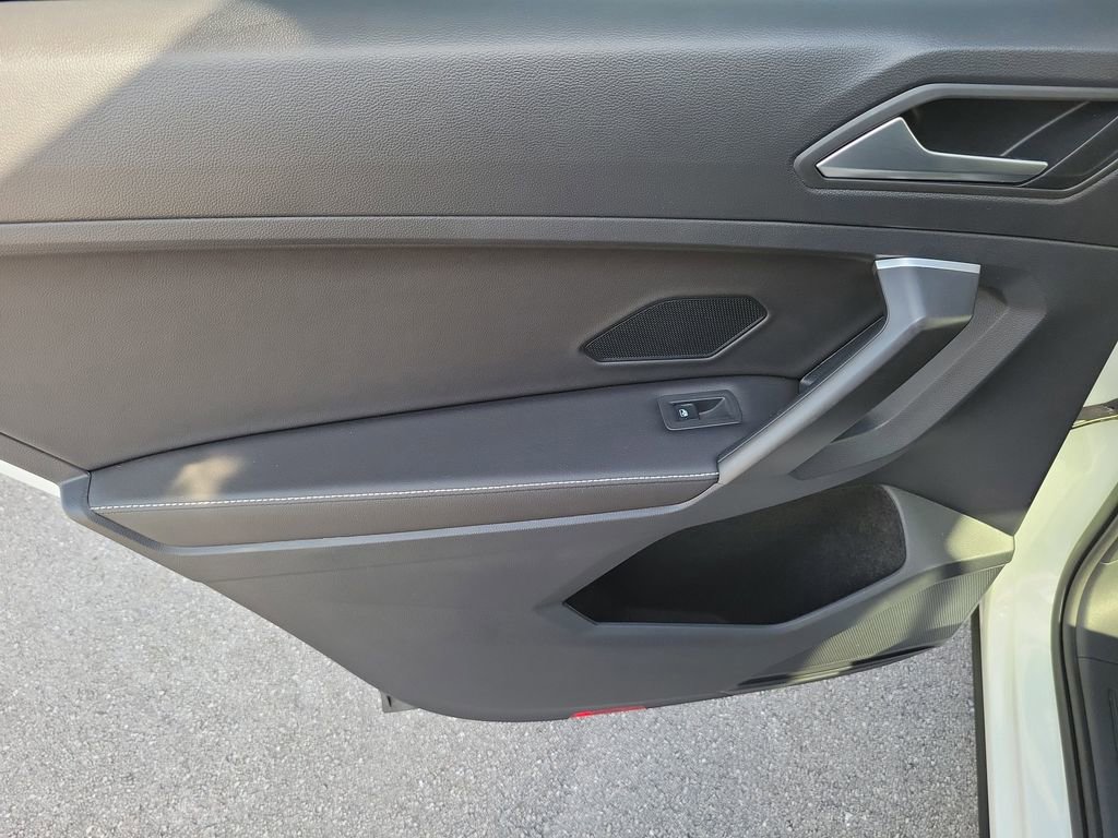 Used 2024 Volkswagen Tiguan S image 11