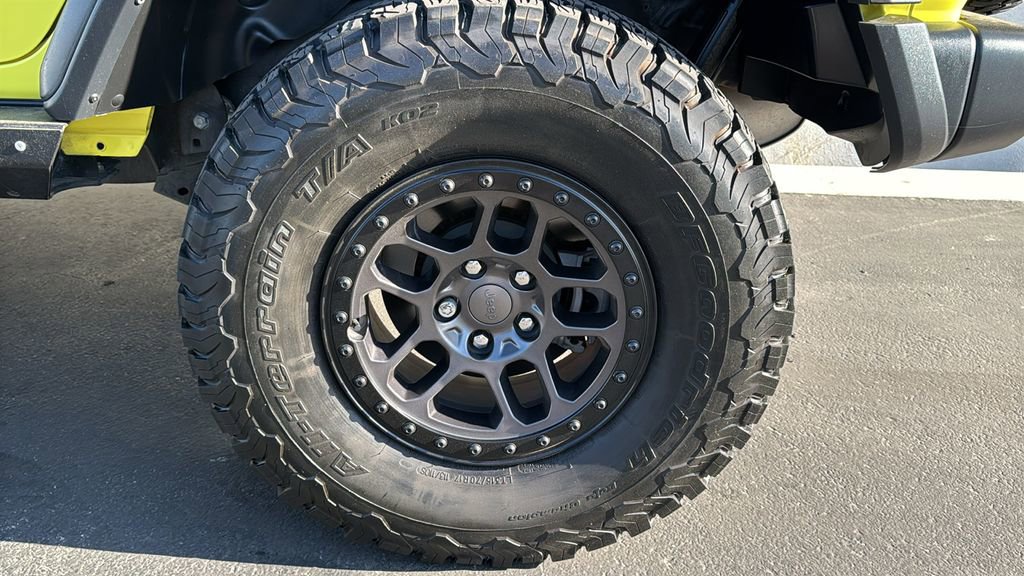 Used 2023 Jeep Wrangler Unlimited Rubicon w/ Xtreme 35 Tire Package AWD/4WD image 11