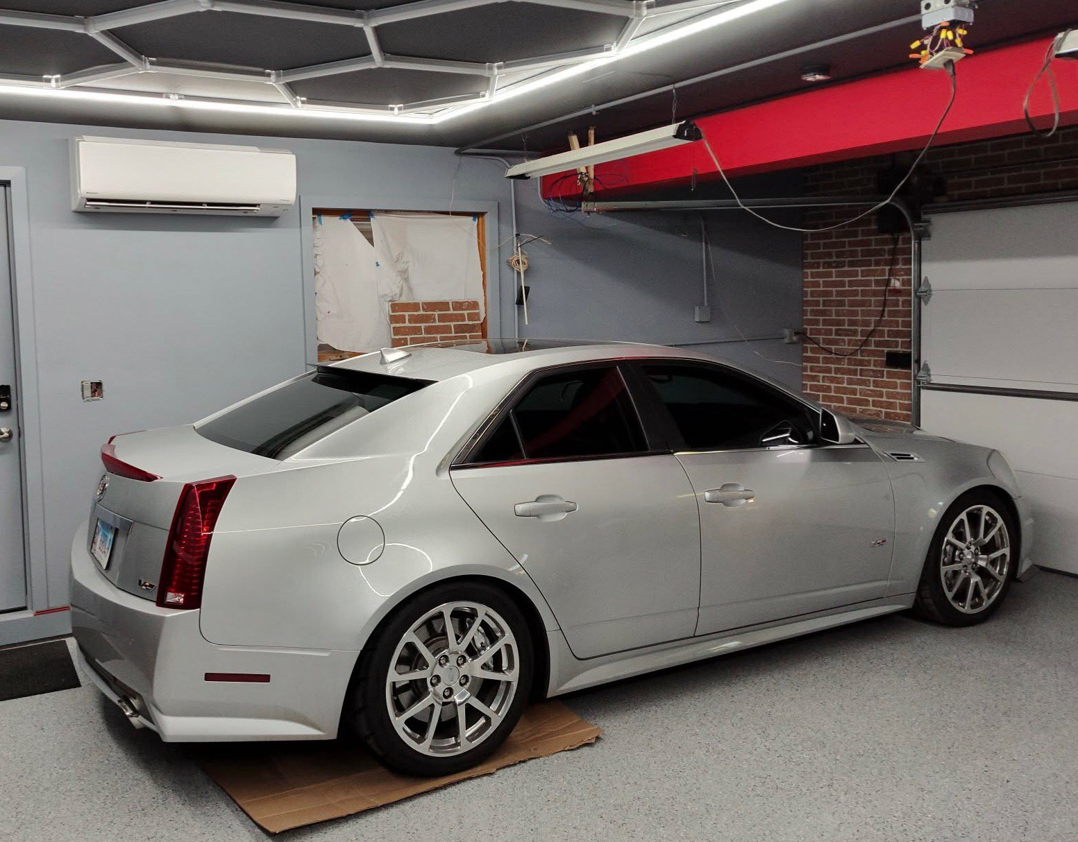 Used 2010 Cadillac CTS V RWD image 4
