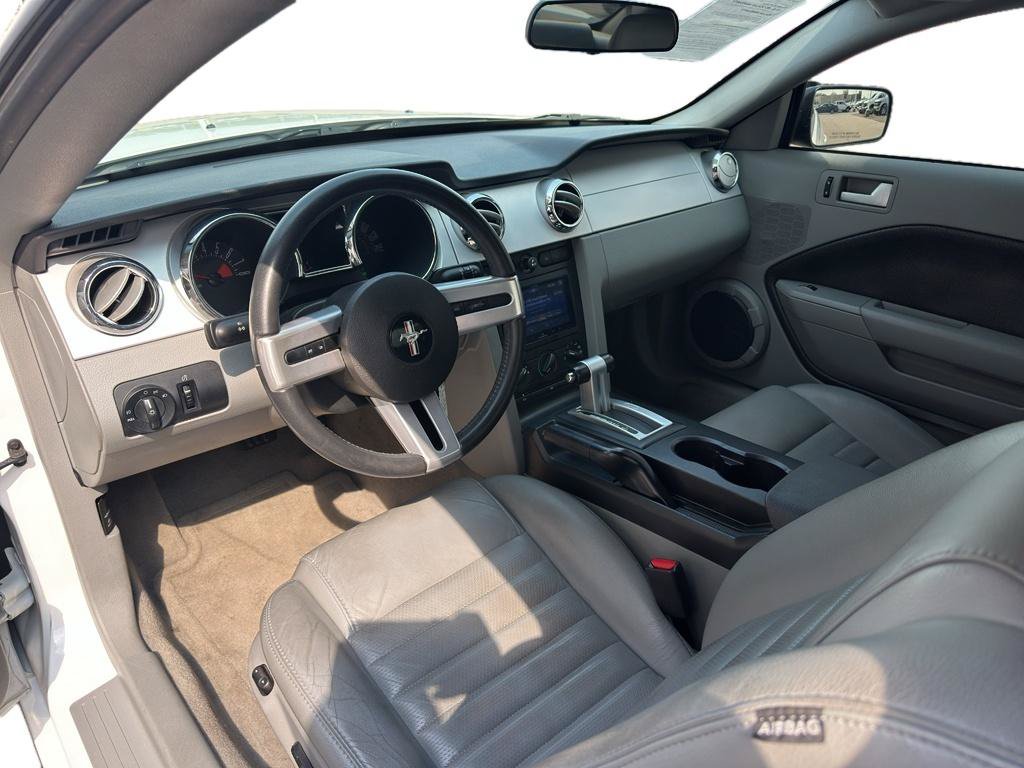 Used 2006 Ford Mustang GT Premium RWD image 2