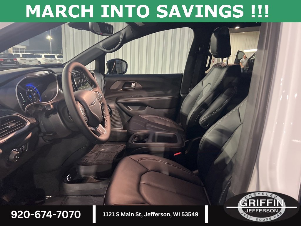 New 2026 Chrysler Pacifica Select image 17