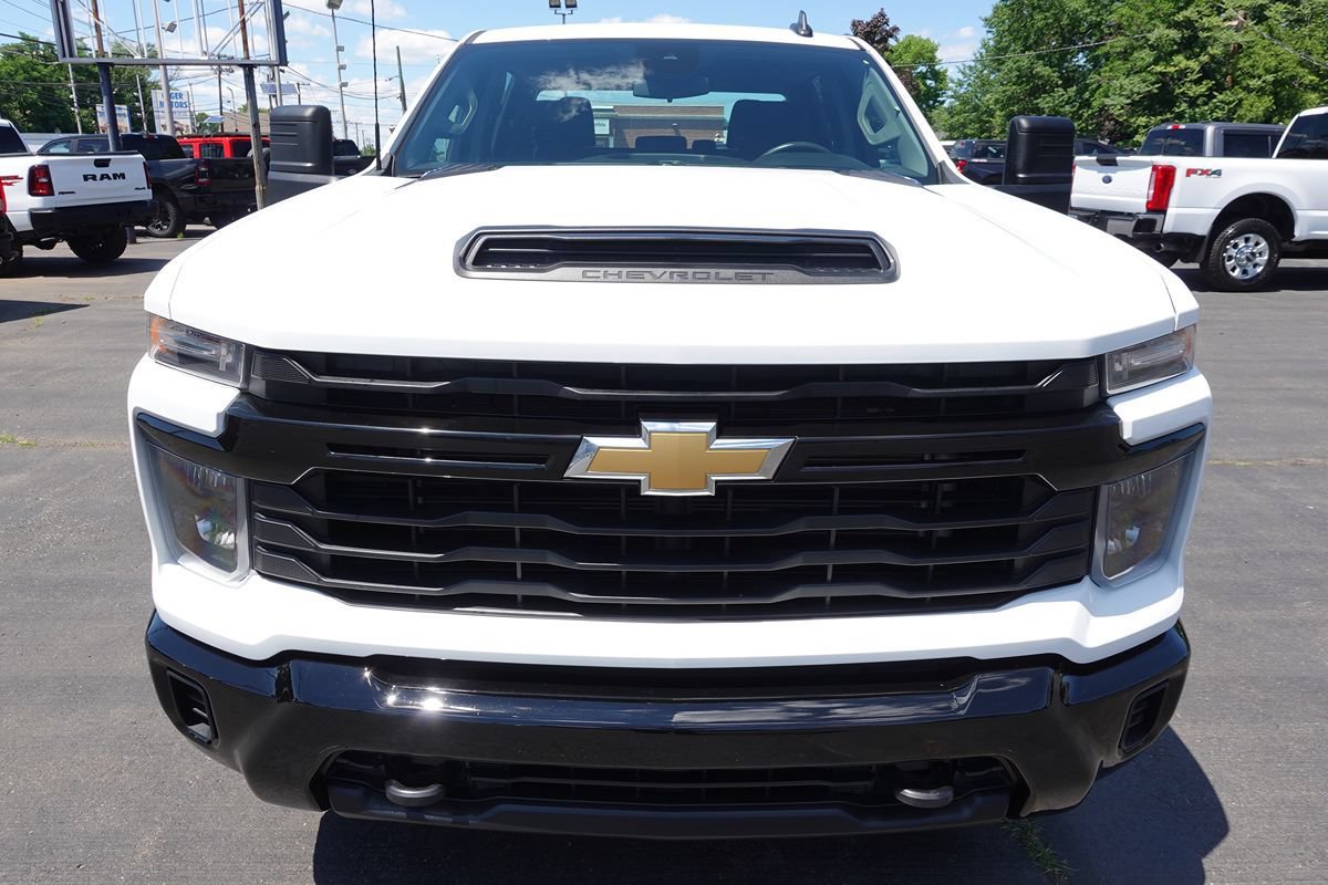 Used 2025 Chevrolet Silverado 2500 W/T AWD/4WD image 6