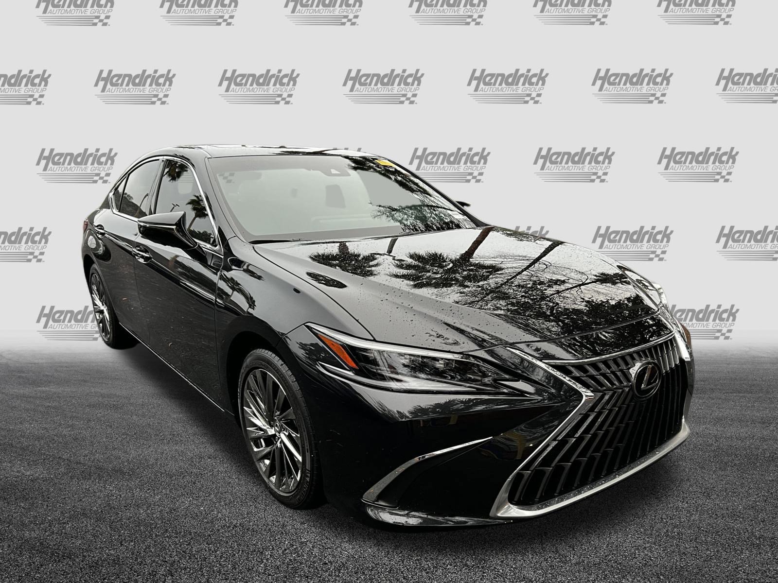 Used 2024 Lexus ES 300h Ultra Luxury image 2