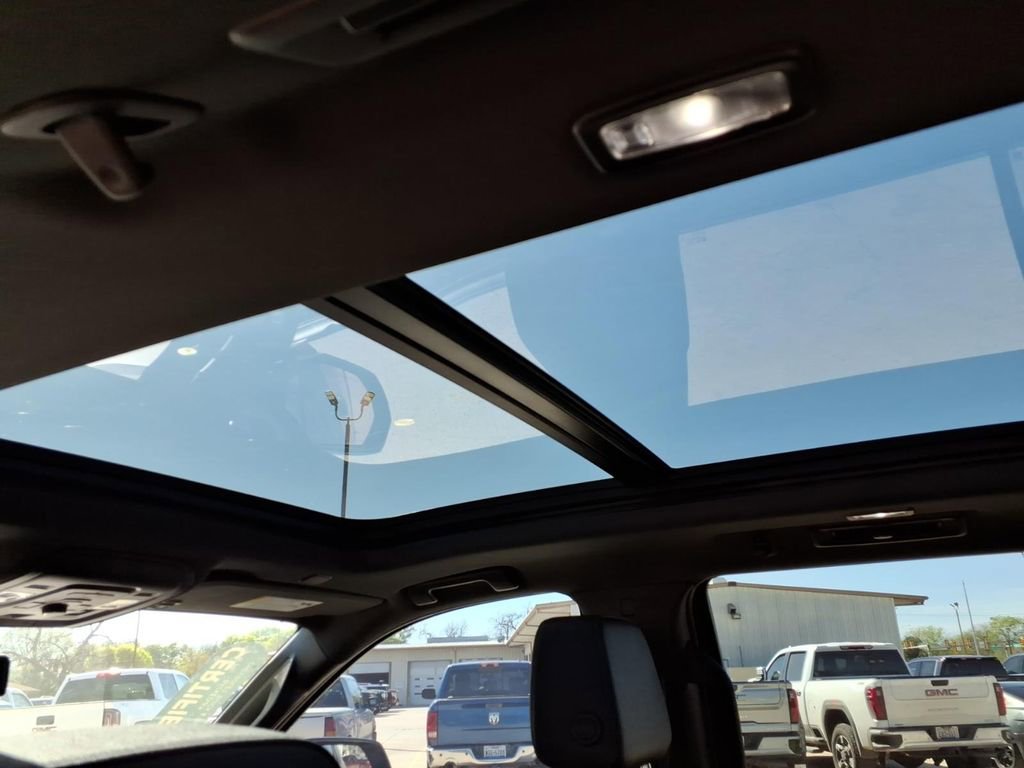 Certified 2023 Chevrolet Tahoe Z71 w/ Luxury Package image 15