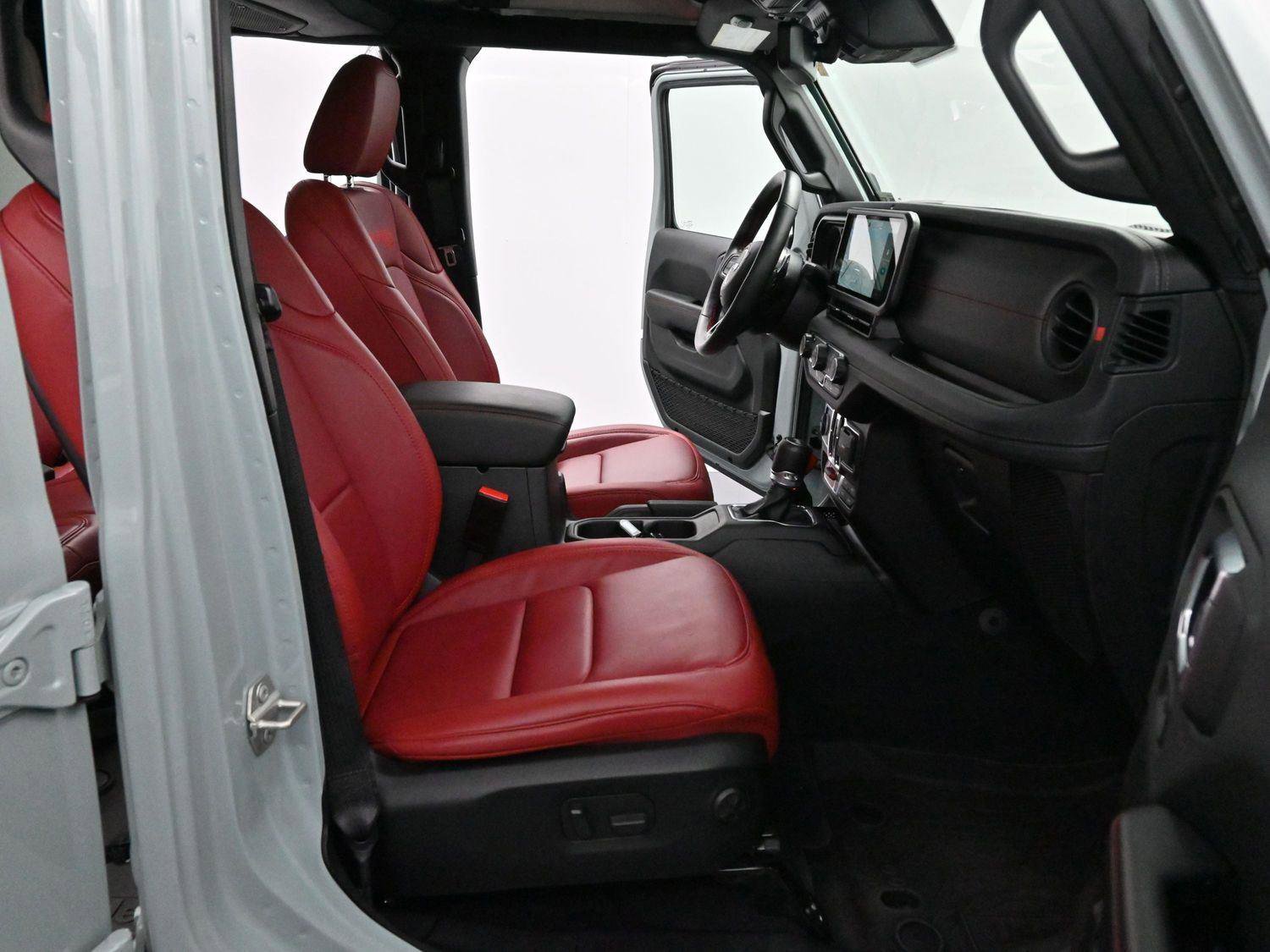 Used 2024 Jeep Wrangler Unlimited Rubicon 392 image 29