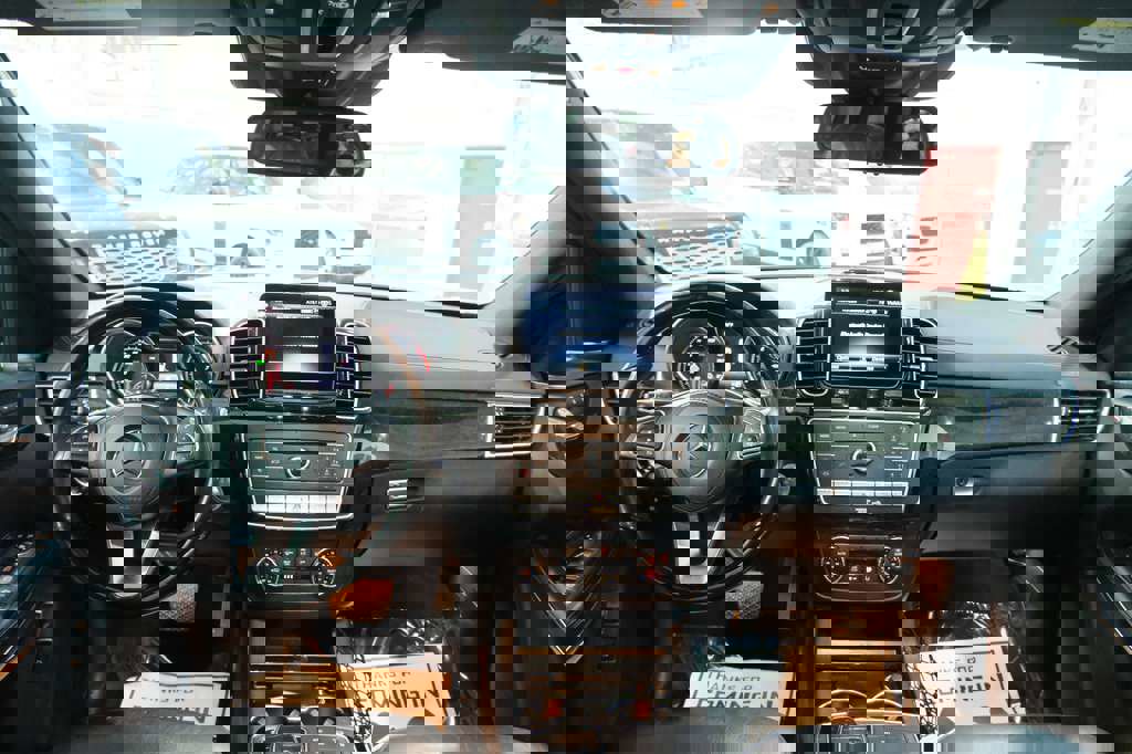 Used 2018 Mercedes-Benz GLS 550 4MATIC w/ Driver Assistance Package image 30