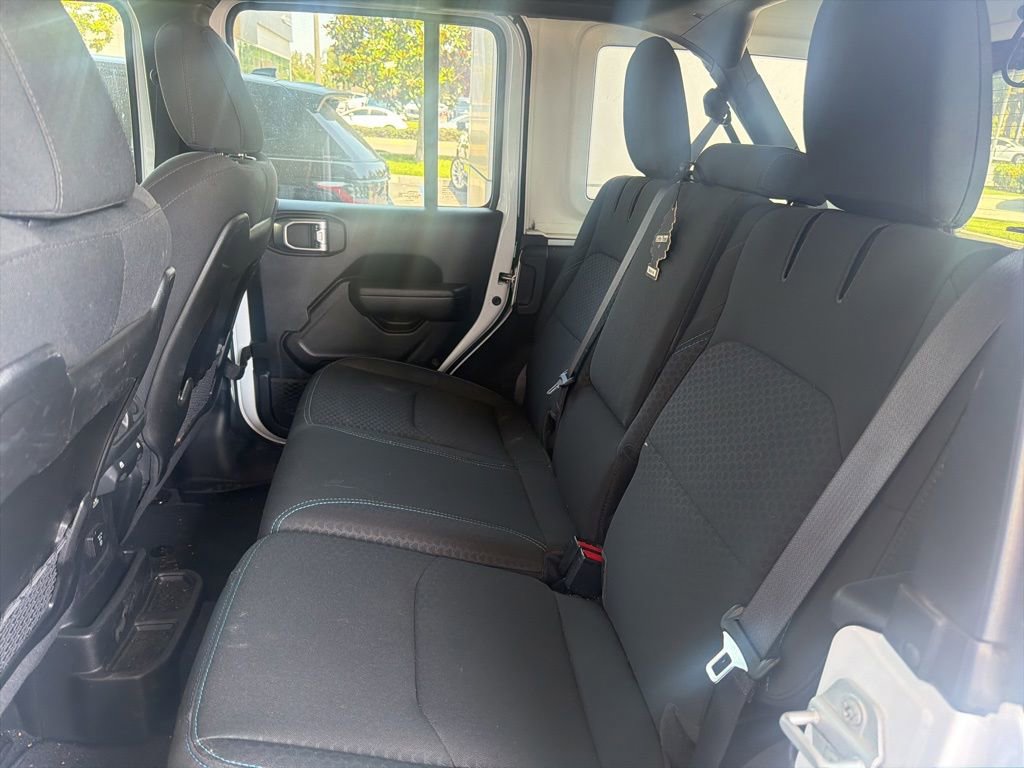 Used 2024 Jeep Wrangler Unlimited Rubicon 4xe w/ Convenience Group AWD/4WD image 9