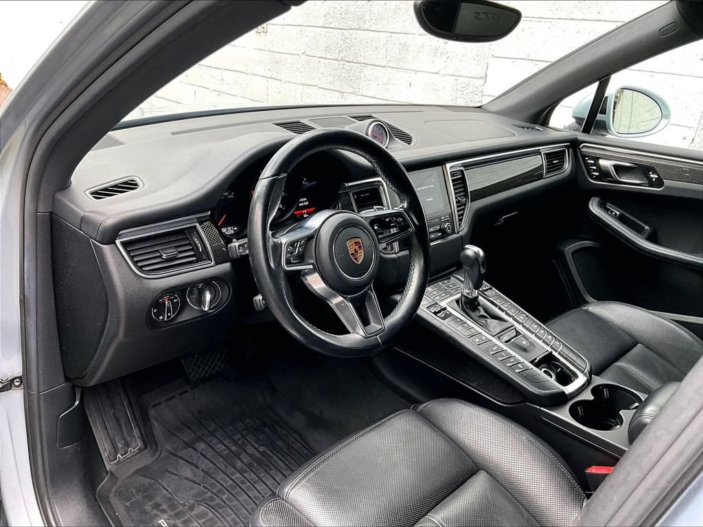 Used 2017 Porsche Macan GTS AWD/4WD image 4