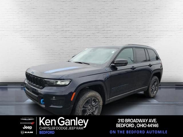 New 2024 Jeep Grand Cherokee Trailhawk w/ Advanced Protech Group II