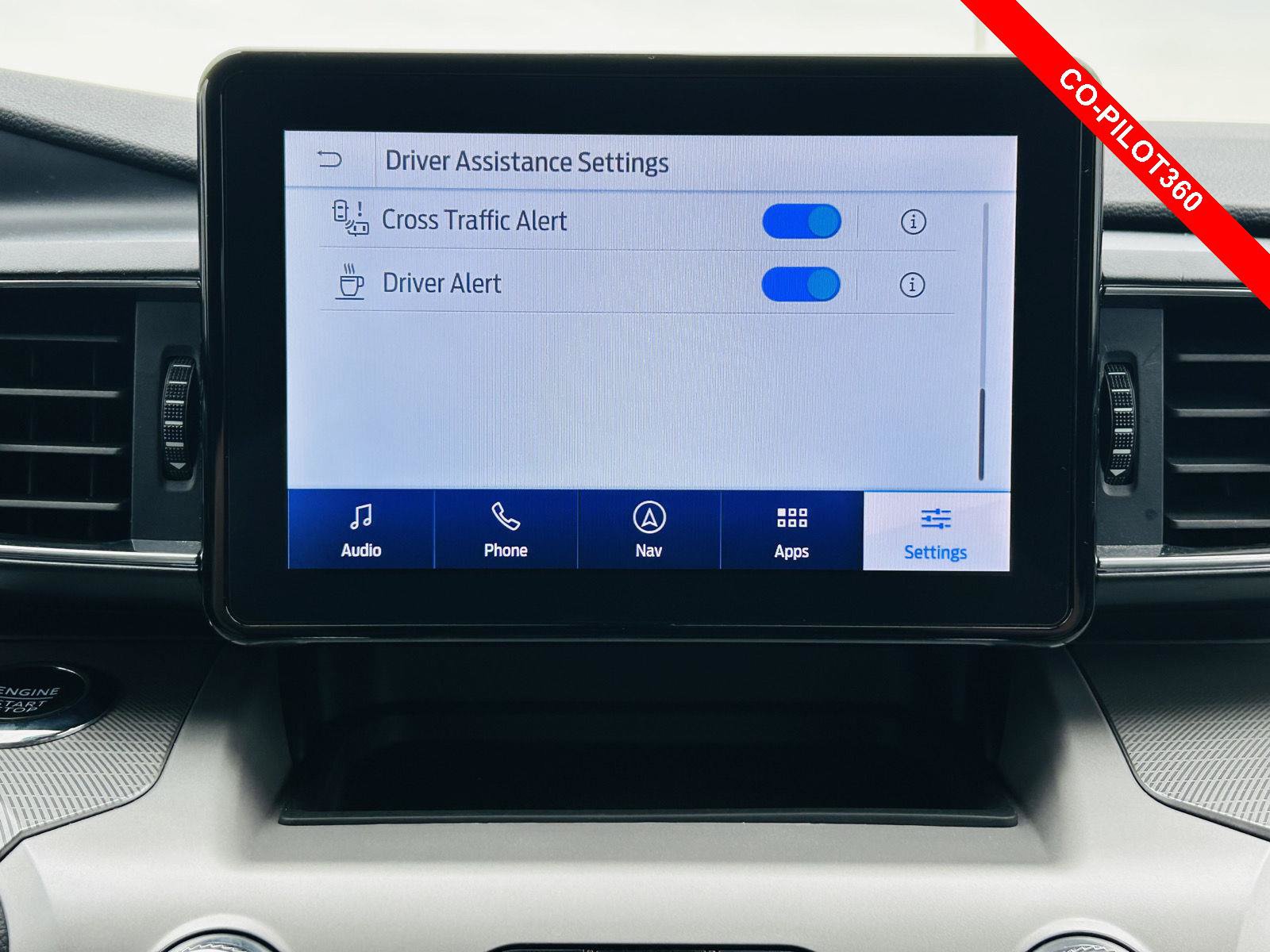 Used 2024 Ford Explorer XLT w/ Equipment Group 202A AWD/4WD image 11