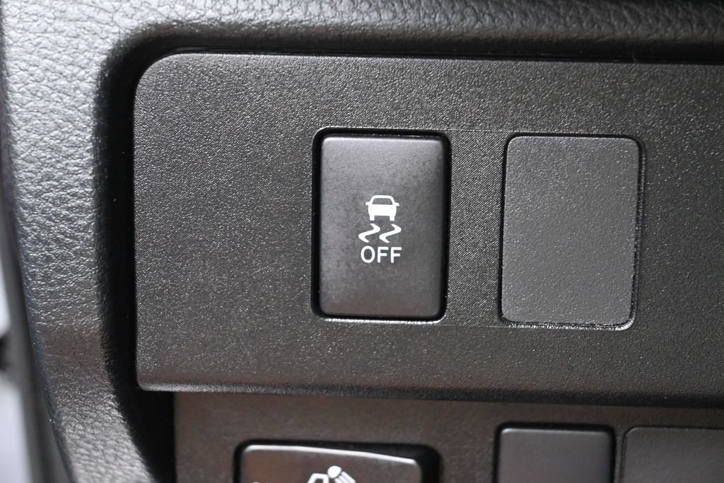 Used 2020 Toyota Tacoma SR5 RWD image 13