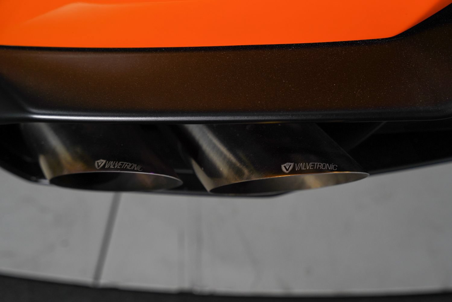 Used 2017 Lamborghini Huracan LP 580-2 RWD image 20