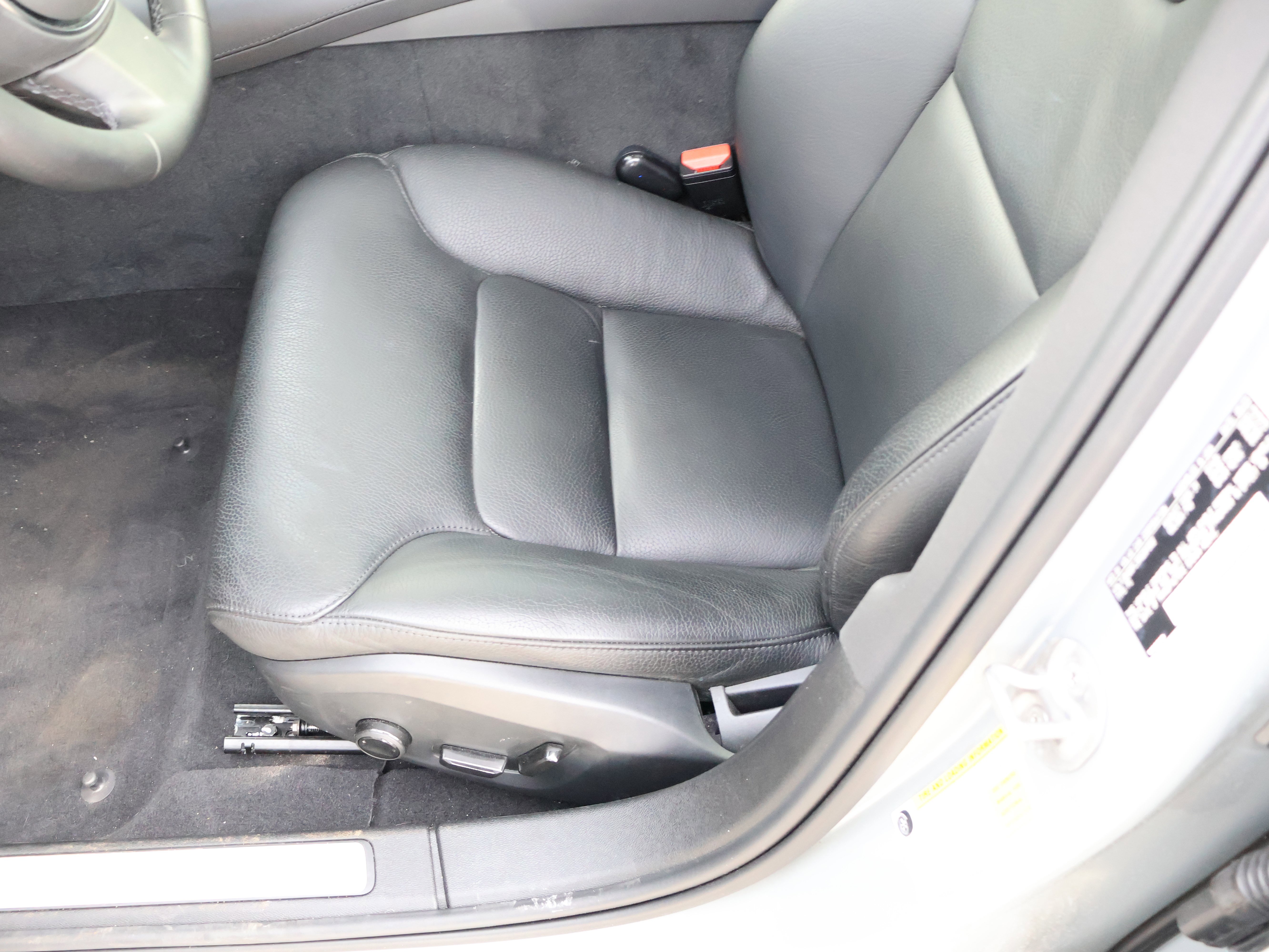 Used 2024 Volvo S60 T8 Plus w/ Climate Package image 31