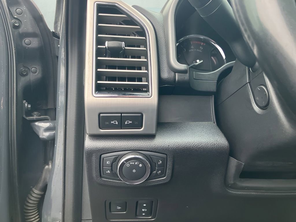Used 2021 Ford F250 Platinum w/ FX4 Off-Road Package image 31