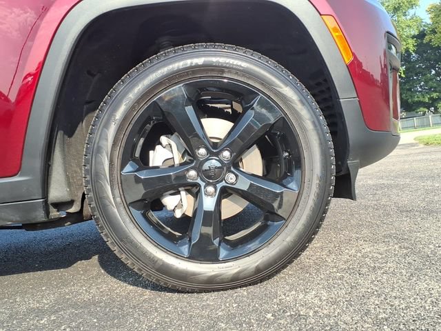 Certified 2026 Jeep Grand Cherokee Limited w/ Limited Altitude Package AWD/4WD image 9
