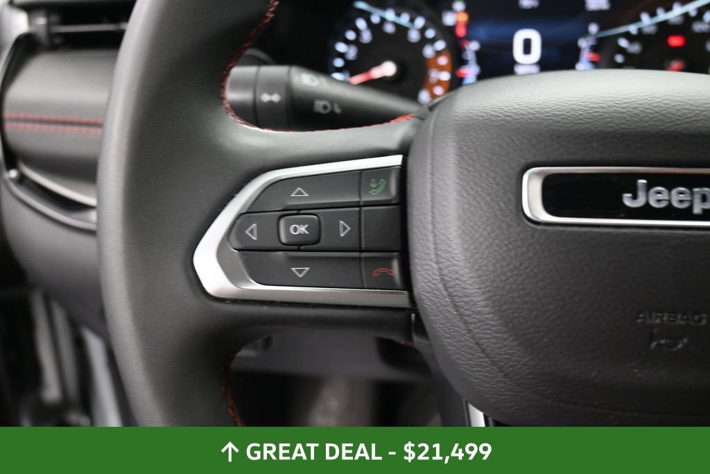 Used 2025 Jeep Compass Trailhawk AWD/4WD image 40