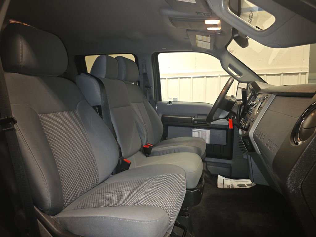 Used 2015 Ford F350 XLT w/ XLT Premium Package AWD/4WD image 33