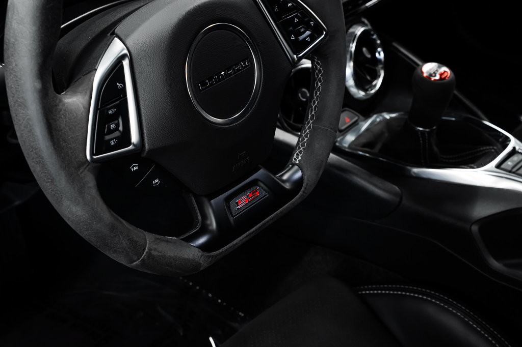 Used 2021 Chevrolet Camaro SS RWD image 23